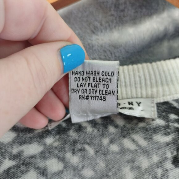 WD.NY‎ Woman Abstract Top 1X Button Details & Embellishments Black White Moody - Picture 8 of 10